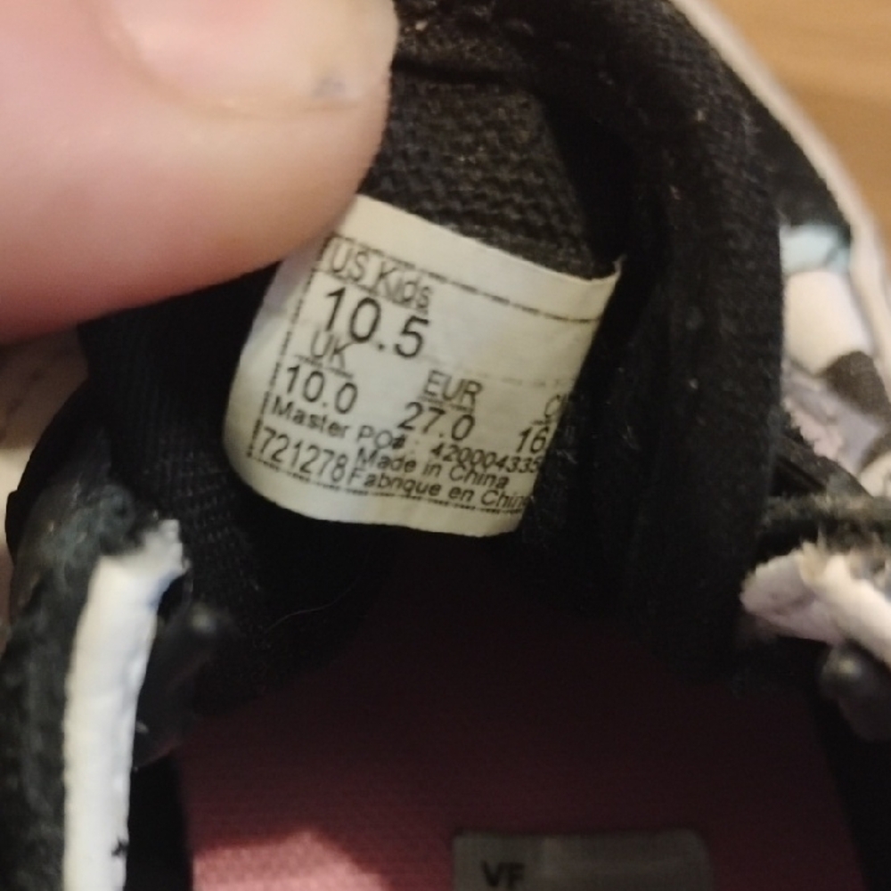 🚨5 For $25🚨Vans Kids 10.5 Black and White Checkered Sneakers with Red Accents - Picture 5 of 5